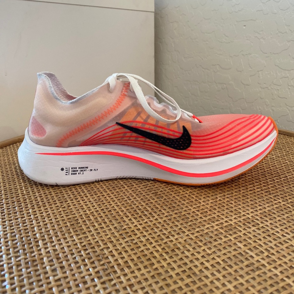 BRAND NEW never worn Nike shoes